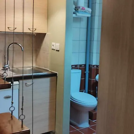 Short Loft At * Szaloniki