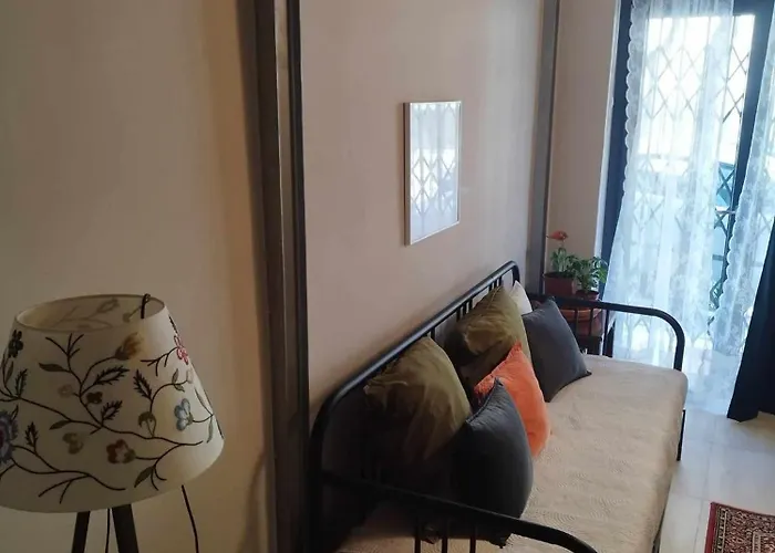 Short Loft At * Thessalonique