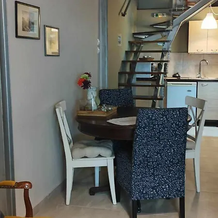 Short Loft At * Thessaloniki