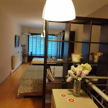 Short Loft At * Thessaloniki